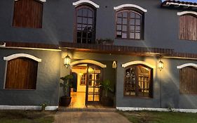 Colonial Suites